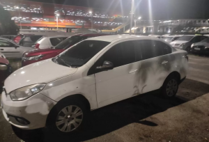 Veículo roubado é recuperado pela PM no bairro do Uruguai