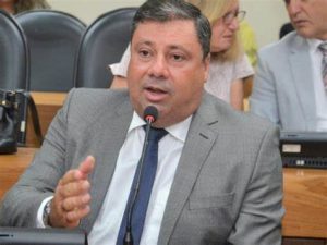 Deputado Penalva pede ao governo implantação de 7 hospitais veterinários em municípios da Bahia