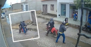 BALEADO POR ESCOPETA: Homem surpreendido por criminosos em moto e baleado em Coronel João Sá